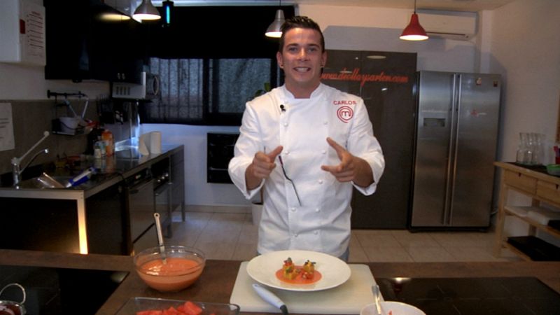 Aquí la Tierra-Carlos de MasterChef nos prepara rico gazpacho de sandía