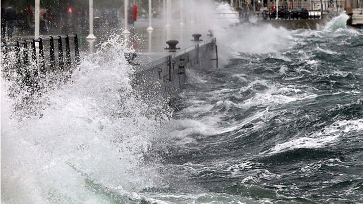 El tiempo - Tormentas en Galicia, Cantábrico y los Pirineos, y viento en Alborán