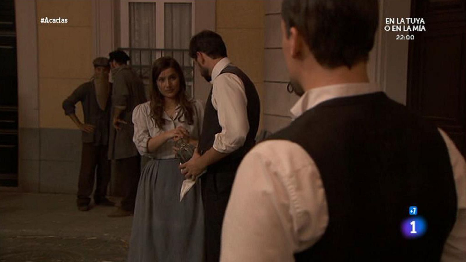 Acacias 38 - Germán ve a Justo y Manuela en actitud cariñosa