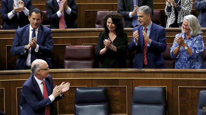 Telediario 1 - El Pleno del Congreso da luz verde a los Presupuestos 2016 y remite el texto al Senado