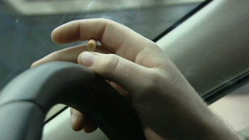 La Organización Mundial de la Salud propone a sus Estados miembros que prohíban fumar en los coches y hogares donde hay niños