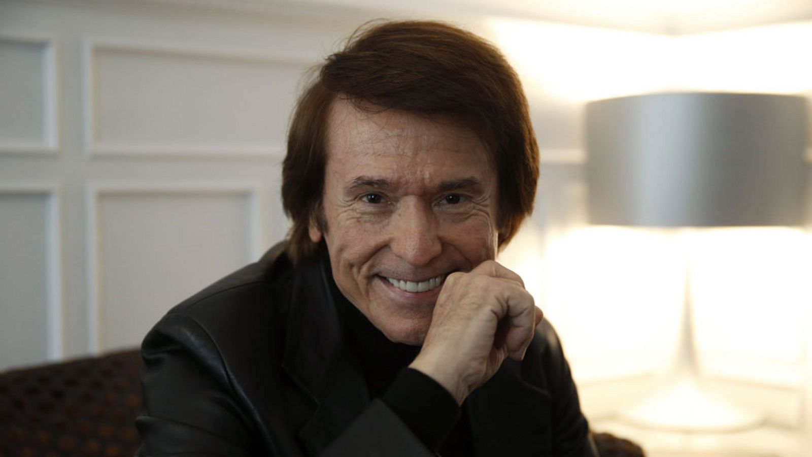 Raphael presenta "Sinphónico", un nuevo trabajo discográfico junto a la Orquesta de RTVE | Ver