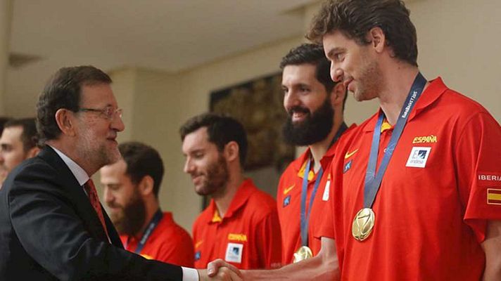 Telediario 1 - Rajoy recibe en la Moncloa a la selección española de baloncesto