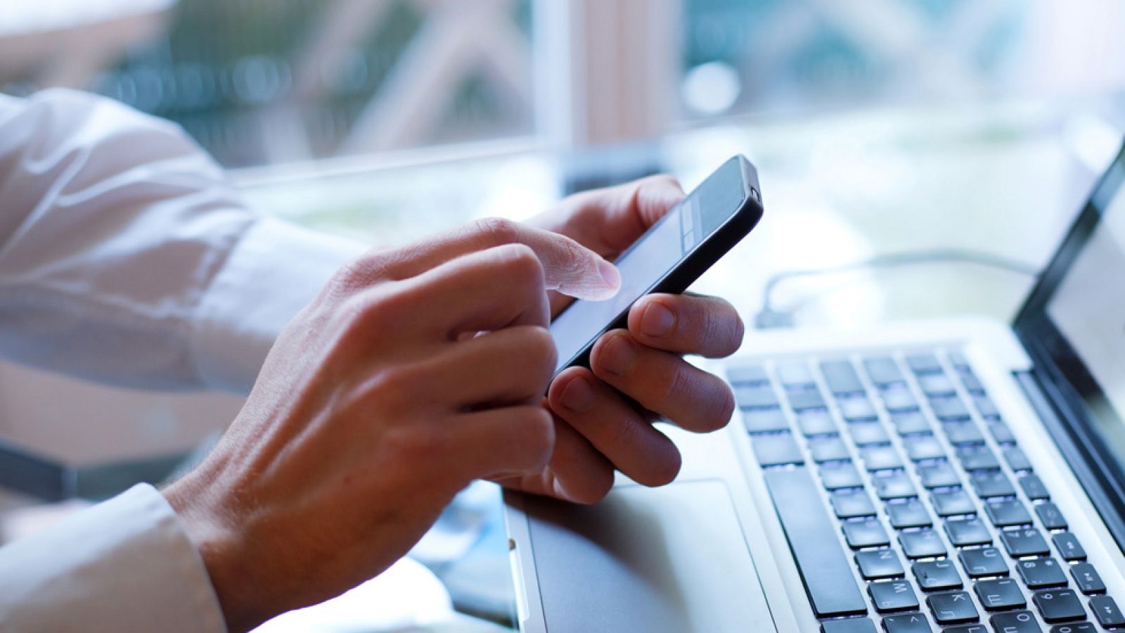 Grupos organizados chantajean a personas que contactan para tener cibersexo | Ver