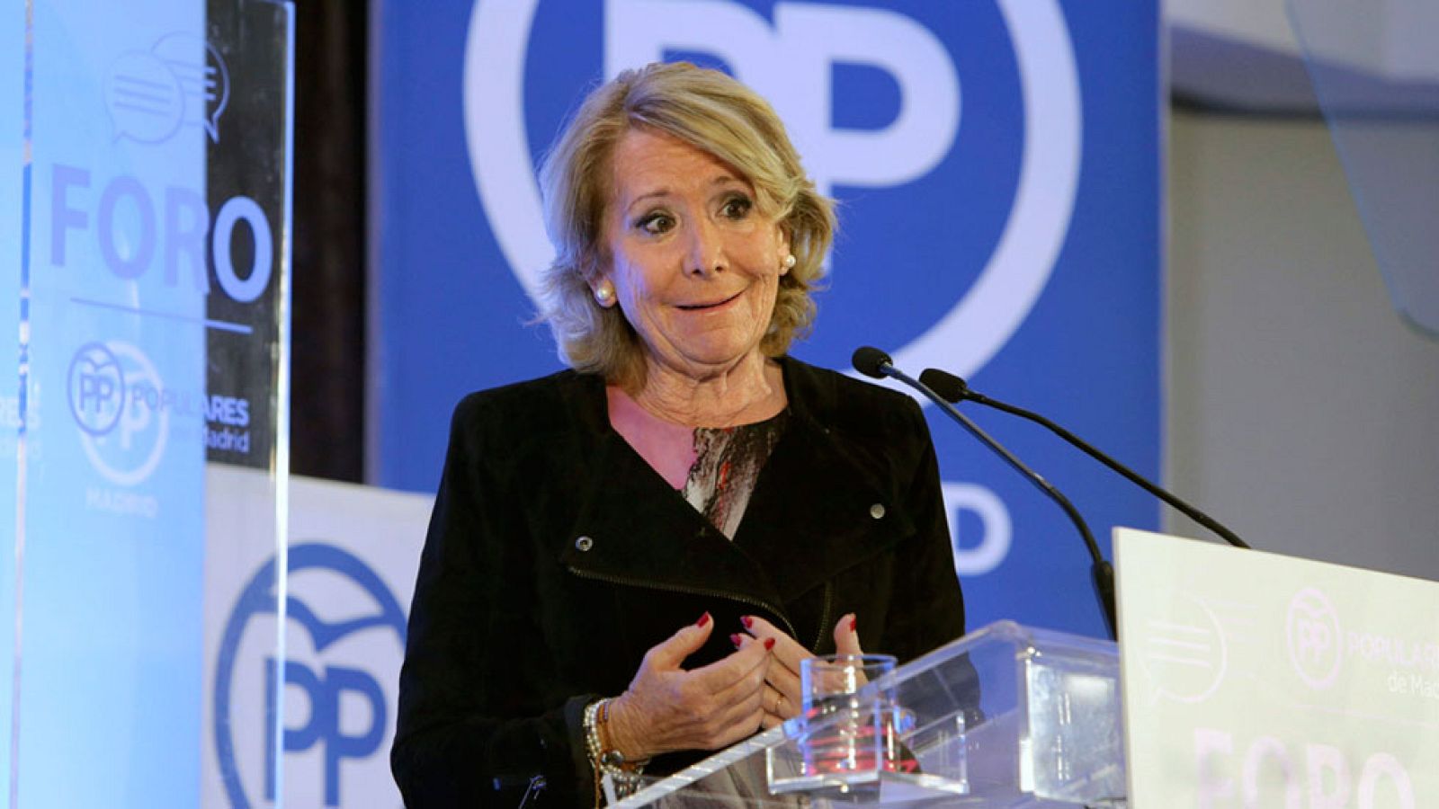 Las asociaciones de padres de Madrid piden retirar un libro de Primaria por sesgado al considerar que ensalza a Aguirre