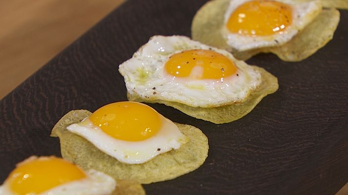 Torres en la cocina - Chips de patata con huevos de codorniz