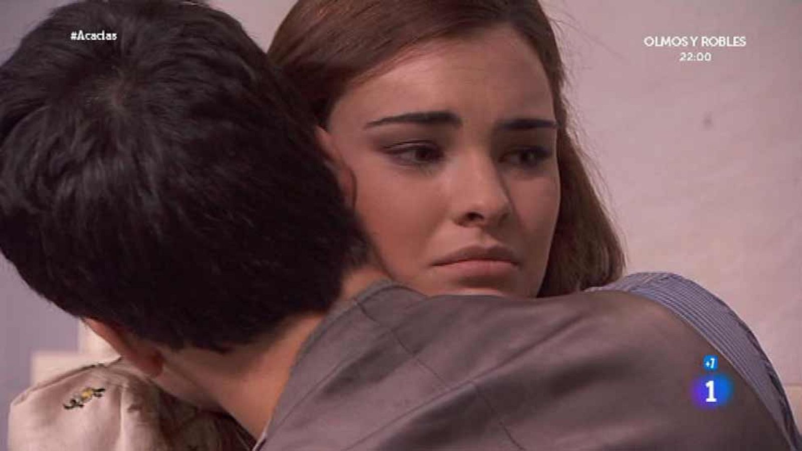 Acacias 38 - Leonor le cuenta a Pablo que Claudio es homosexual