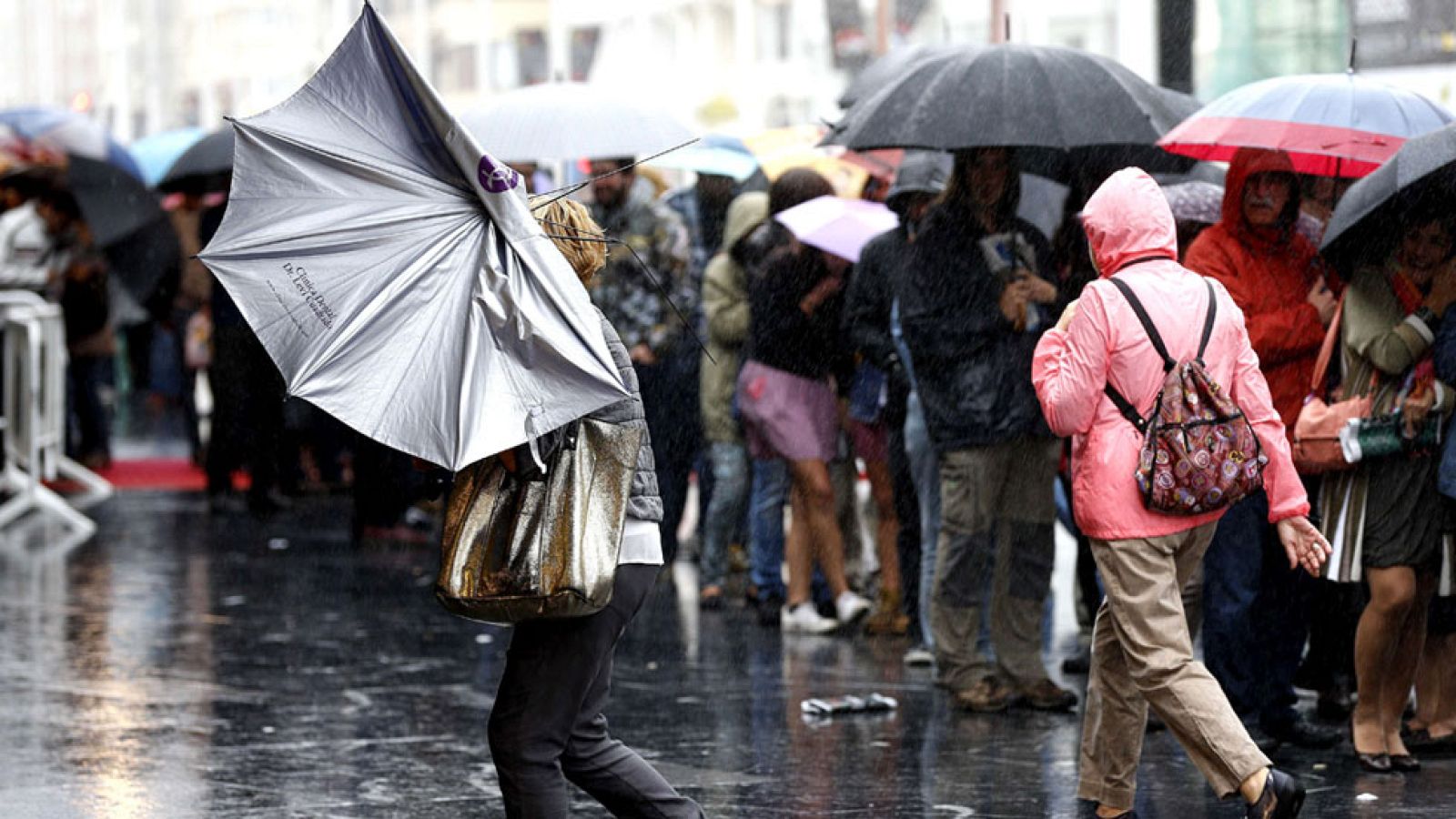 Lluvias y temperaturas en descenso