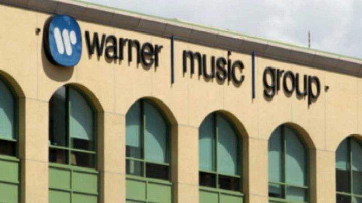 Telediario 1 - Un juez dictamina que la discográfica Warner Music ya no posee los derechos de autor de la canción "Happy Birthday"