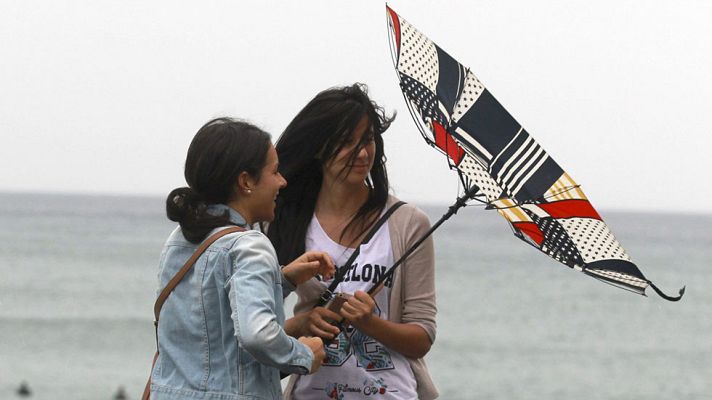 El tiempo - Nubes y chubascos débiles en el este