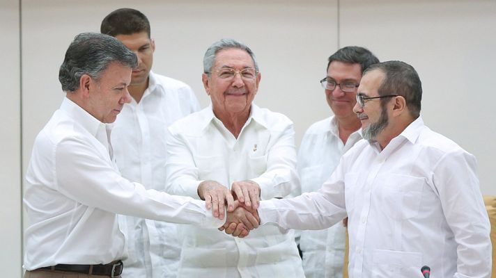  - El gobierno de Colombia y las FARC negocian en La Habana y anuncian un acuerdo