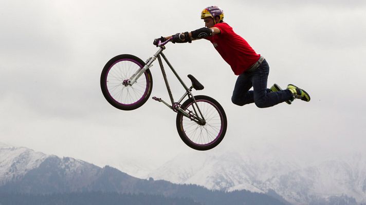 Telediario 1 - El show bmx de Josh Bryceland