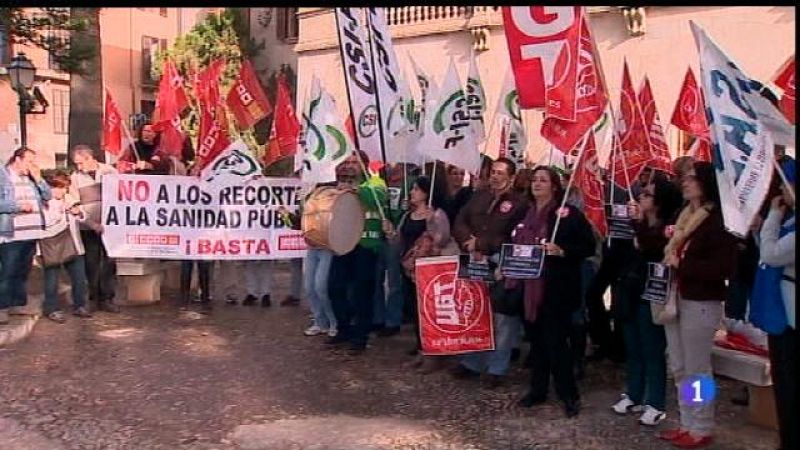 El Govern suspèn el pagament del complement de carrera professional dels sanitaris.