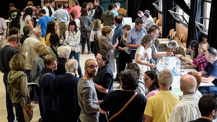 Telediario 1 - Las anécdotas de una jornada electoral histórica en Cataluña