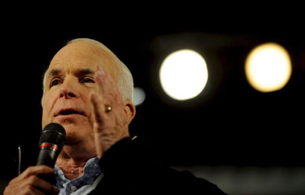  - McCain acaba la campaña en Arizona