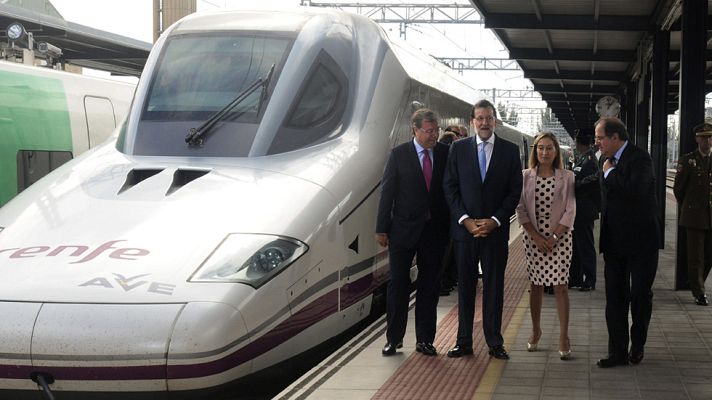 Telediario 1 - Rajoy inaugura la línea entre Palencia y León tras siete años de trabajo