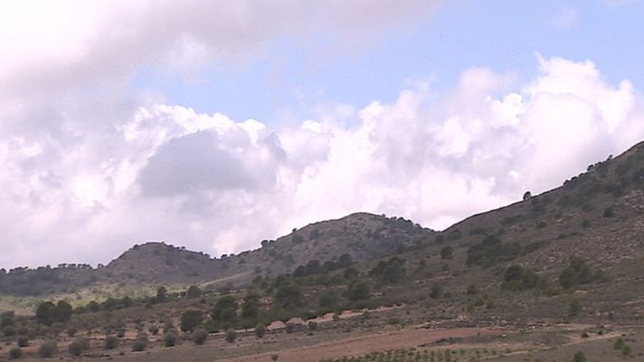 El tiempo - Muy nuboso con tormentas en la mitad este peninsular y Baleares