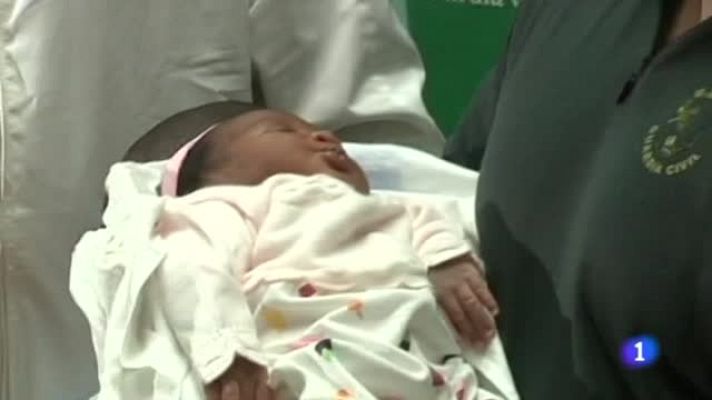 Telediario 1 - Un guardia civil solicita ser tutor de un bebé al que rescató en un naufragio en Melilla