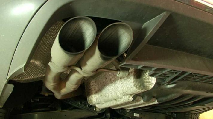 Telediario 1 - Volkswagen: casi un millón de vehículos con el motor cuestionado en Francia y más de un millón en Reino Unido