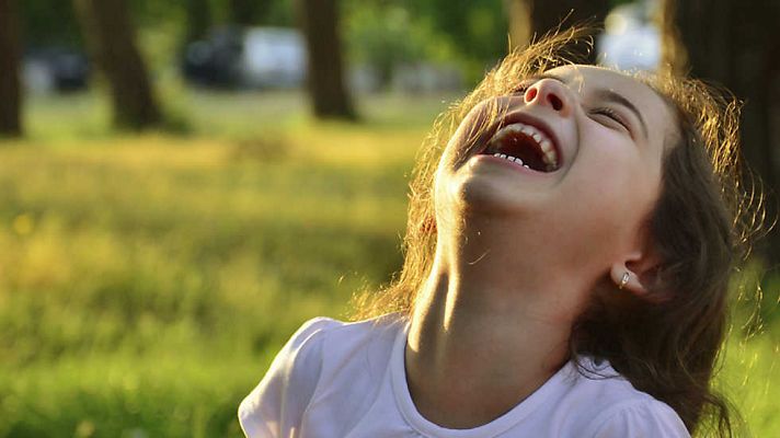 Documenta2 - Una historia natural de la risa