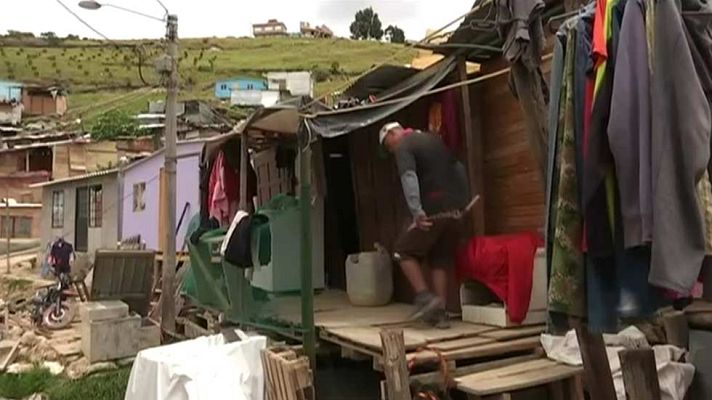 Telediario 1 - El conflicto en Colombia provoca el aumento del número de infraviviendas en el país