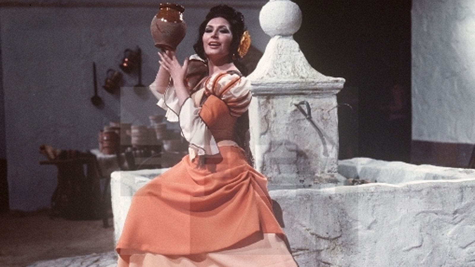 Cine de barrio - Segundo aniversario del programa y presentaciónde 'Lola la piconera' con Rocío Jurado