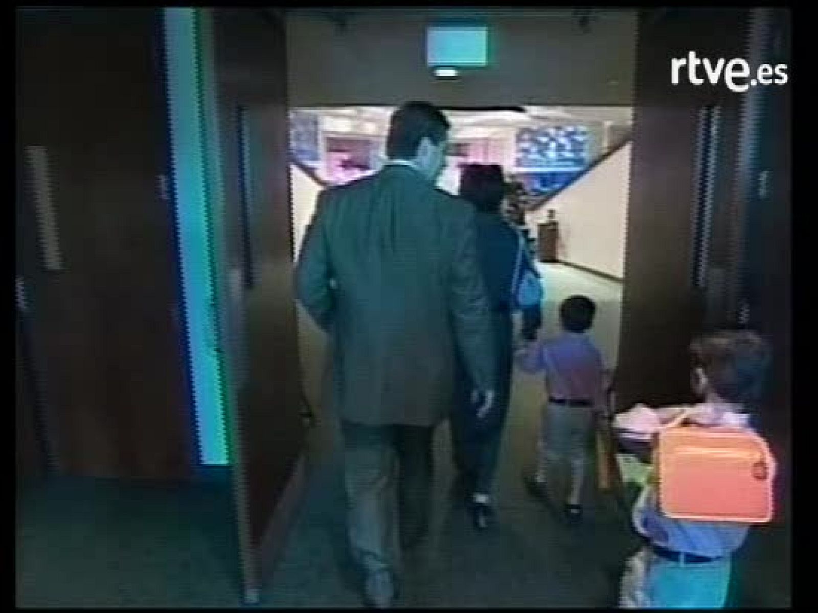 EE.UU., elecciones 2004: 'Bush, nuevo mandato' - Fue noticia en el Archivo de RTVE | Ver