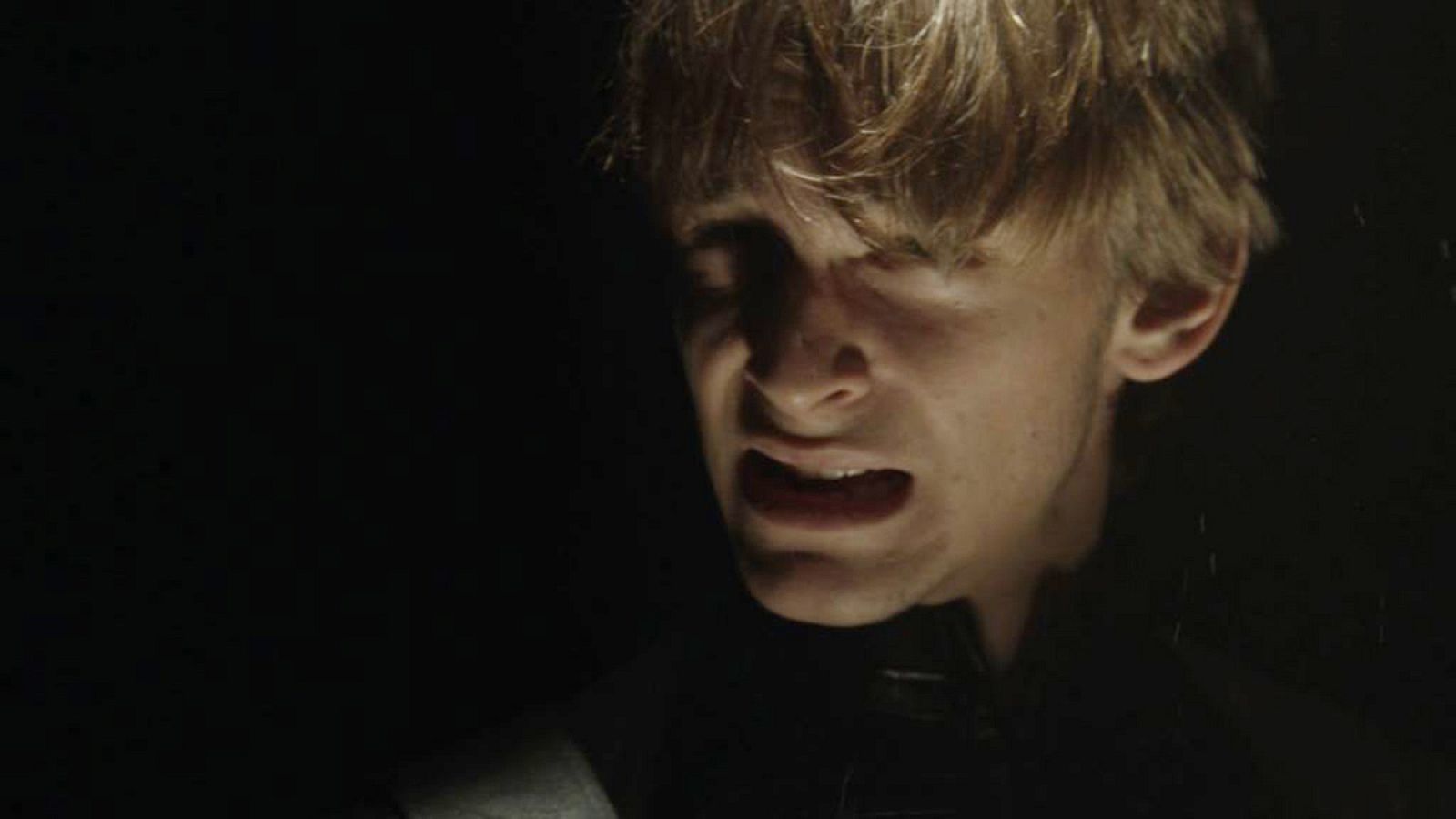 Águila Roja dando lecciones de vida a Alonso