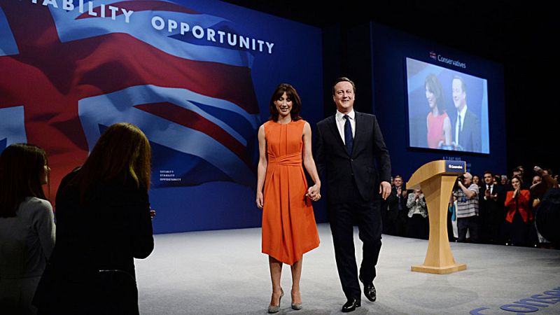 Cameron promete "luchar duro" para reformar una Europa "demasiado grande, autoritaria y entrometida"