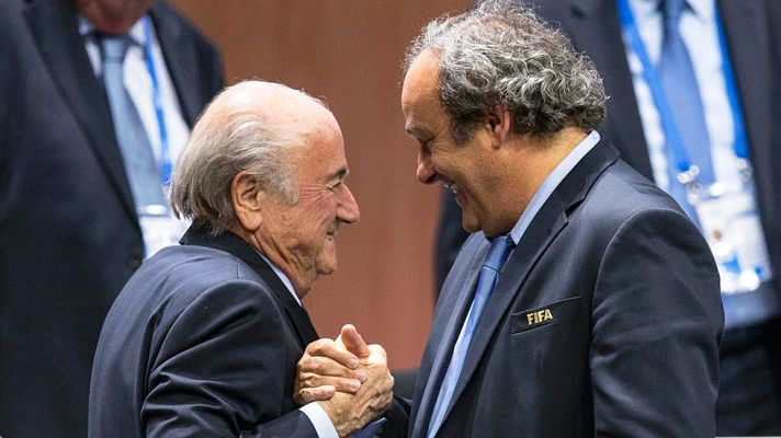 Telediario 1 - El Comité de Ética suspende a Blatter y Platini durante 90 días