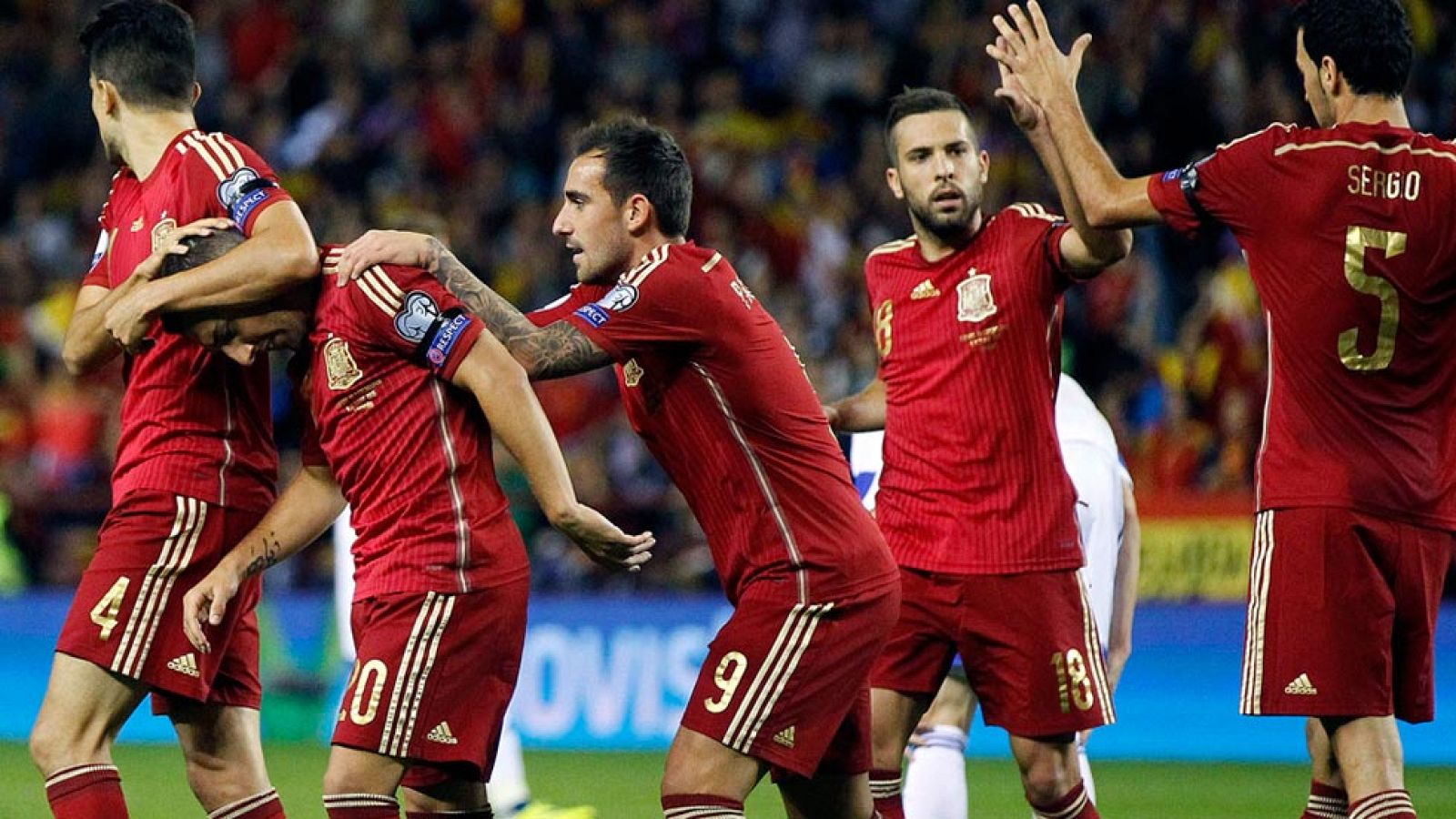 España sella el pase a la Eurocopa con goleada y una cara factura | Ver