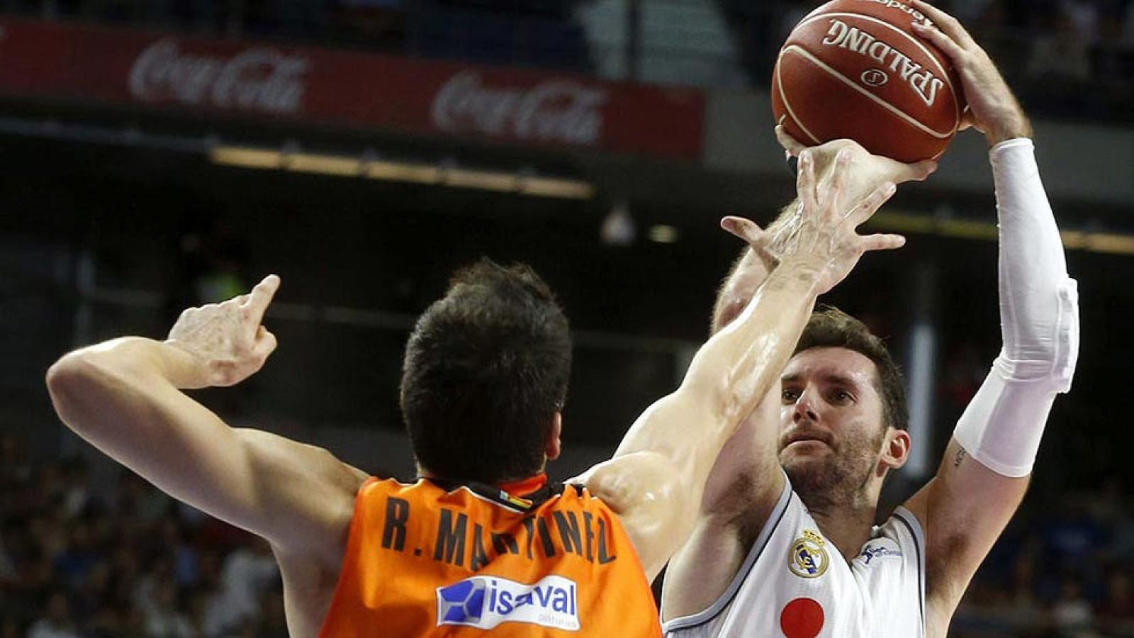 Valencia Basket asalta el Palacio y alarga el mal momento madridista - Baloncesto en RTVE | Ver