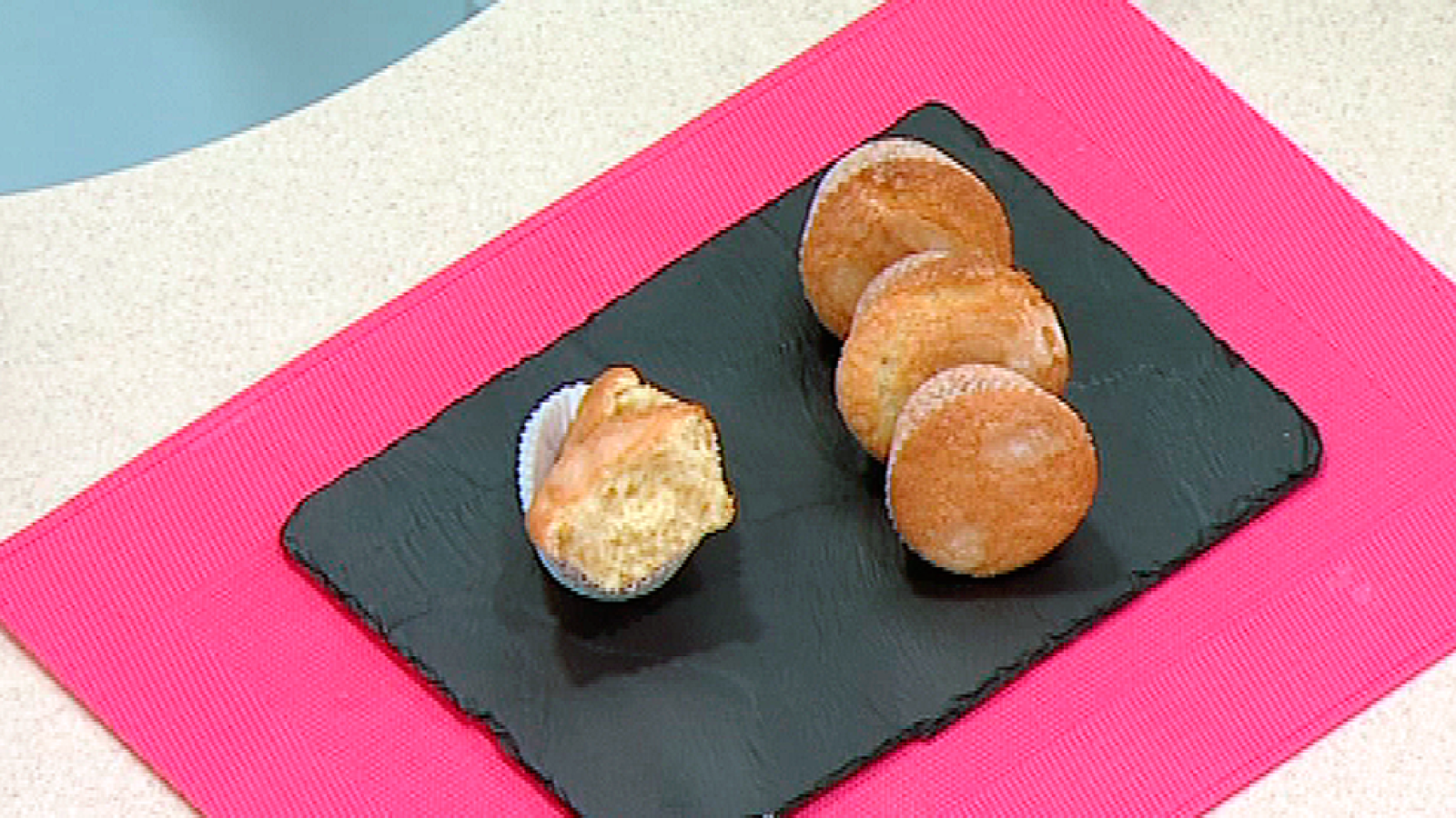 Escuela de pastelerEscuela de pastelería  Magdalenas de mantequilla