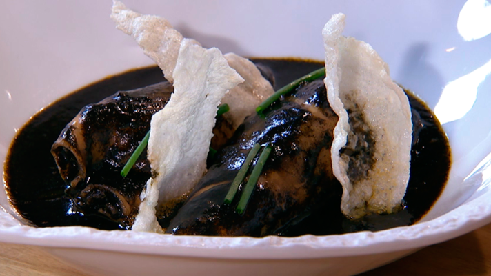 Torres en la cocina - Receta de calamares rellenos en su tinta