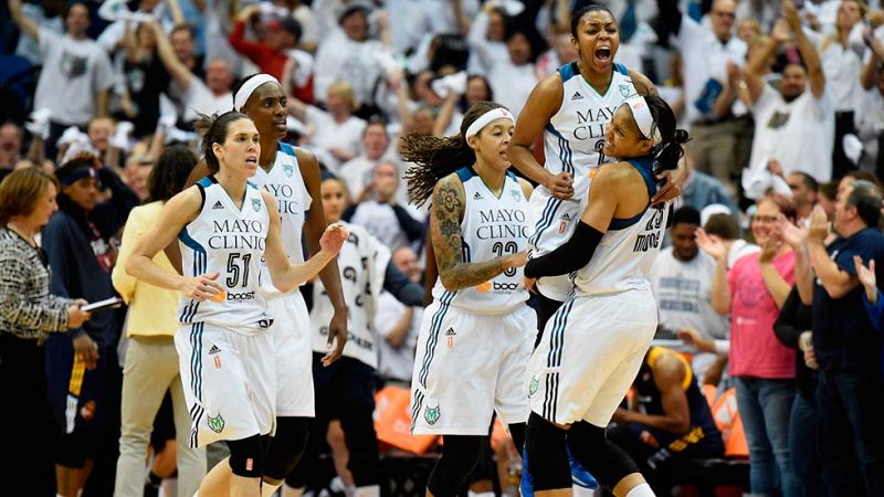 Anna Cruz logra el anillo de la WNBA con Minnesota Lynx