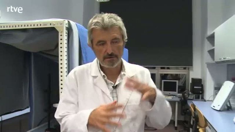 Juan Antonio trabaja en el diseño de una luz que el cerebro interprete como oscuridad