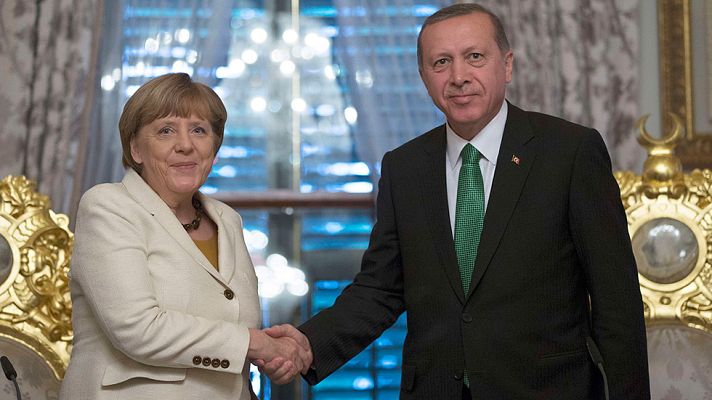 Informativo 24h - Merkel se compromete en la integración de Turquía enla UE