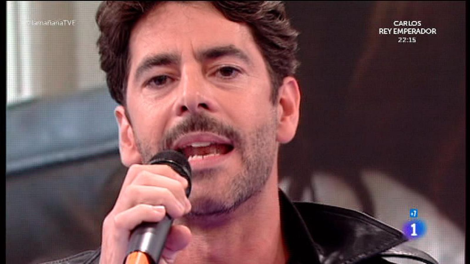 Eduardo Noriega canta en directo en La Mañana
