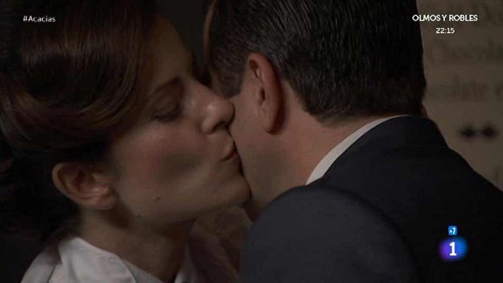 Acacias 38 - Juliana le aclara a Leandro que solo pueden ser amigos