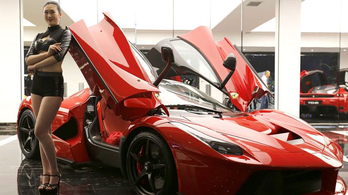 Telediario 1 - Salida a Bolsa de la empresa italiana Ferrari