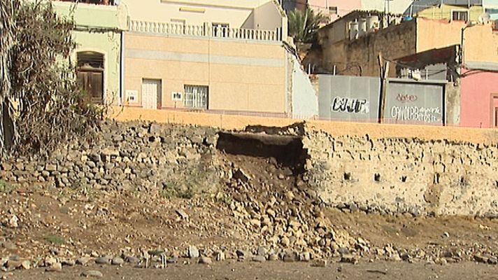 Telediario 1 - Las intensas lluvias causan inundaciones en Gran Canaria y retenciones en el tráfico