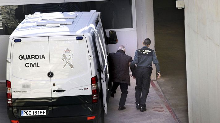 Telediario 1 - El tesorero de CDC declara ante el juez por las presuntas comisiones ilegales al partido