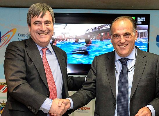 Telediario 1 - Cardenal, sobre los rumores de presiones: "Me gustaría que la RFEF lo aclarase"