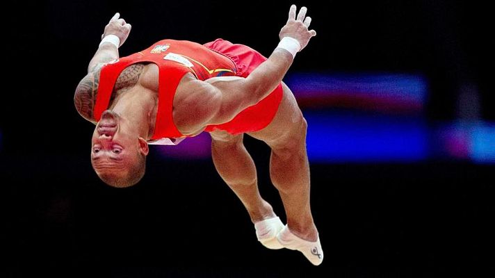 Telediario 1 - El equipo español masculino de gimnasia se clasifica para el preolímpico