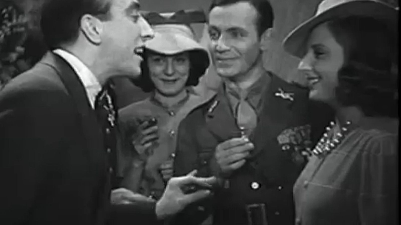 Raza - Espíritu de una raza: comparativa de ambas versiones