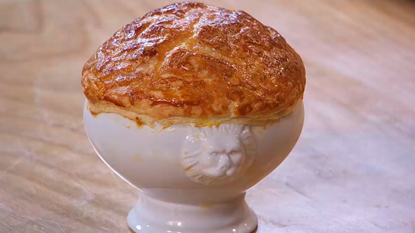 Receta de cazuela de chorizos al txacolí