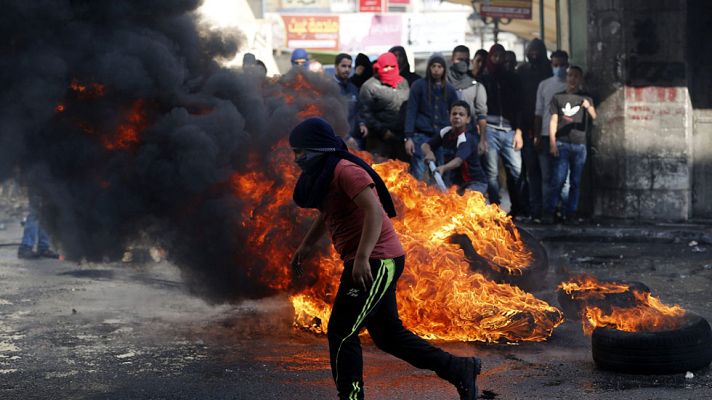 Telediario 1 - Dos palestinos muertos y un soldado israelí herido leve en Cisjordania