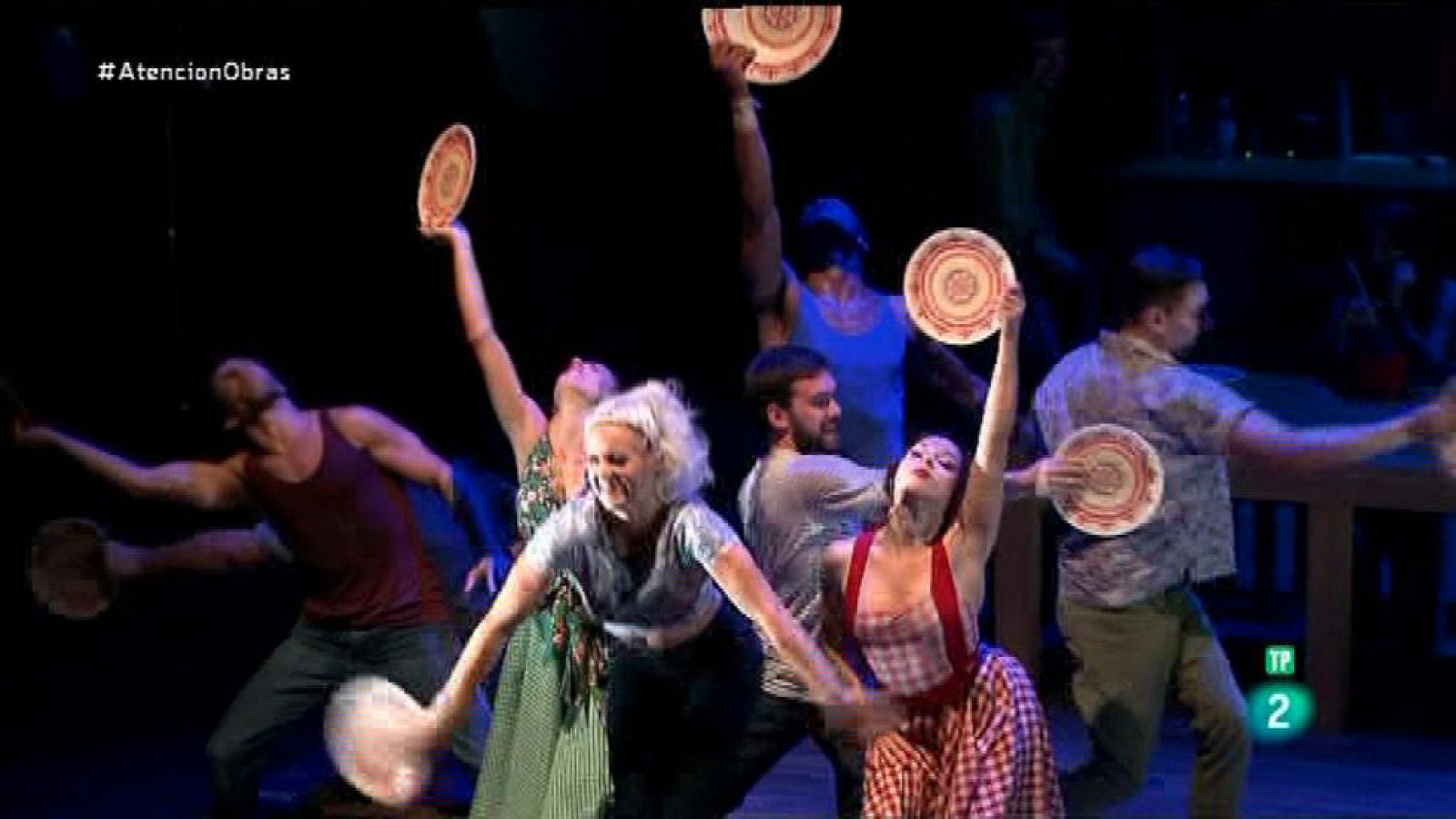 "Cuisine et confessions", de la compañía 'Les sept doigts de la main', mezcla la plasticidad de danza con el virtuosismo físico de la acrobacia