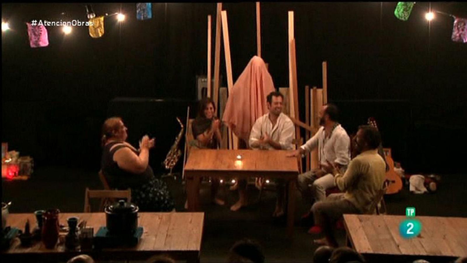 Los mejicanos "Vaca 35" y la compañía "La rueda": fiesta y muerte