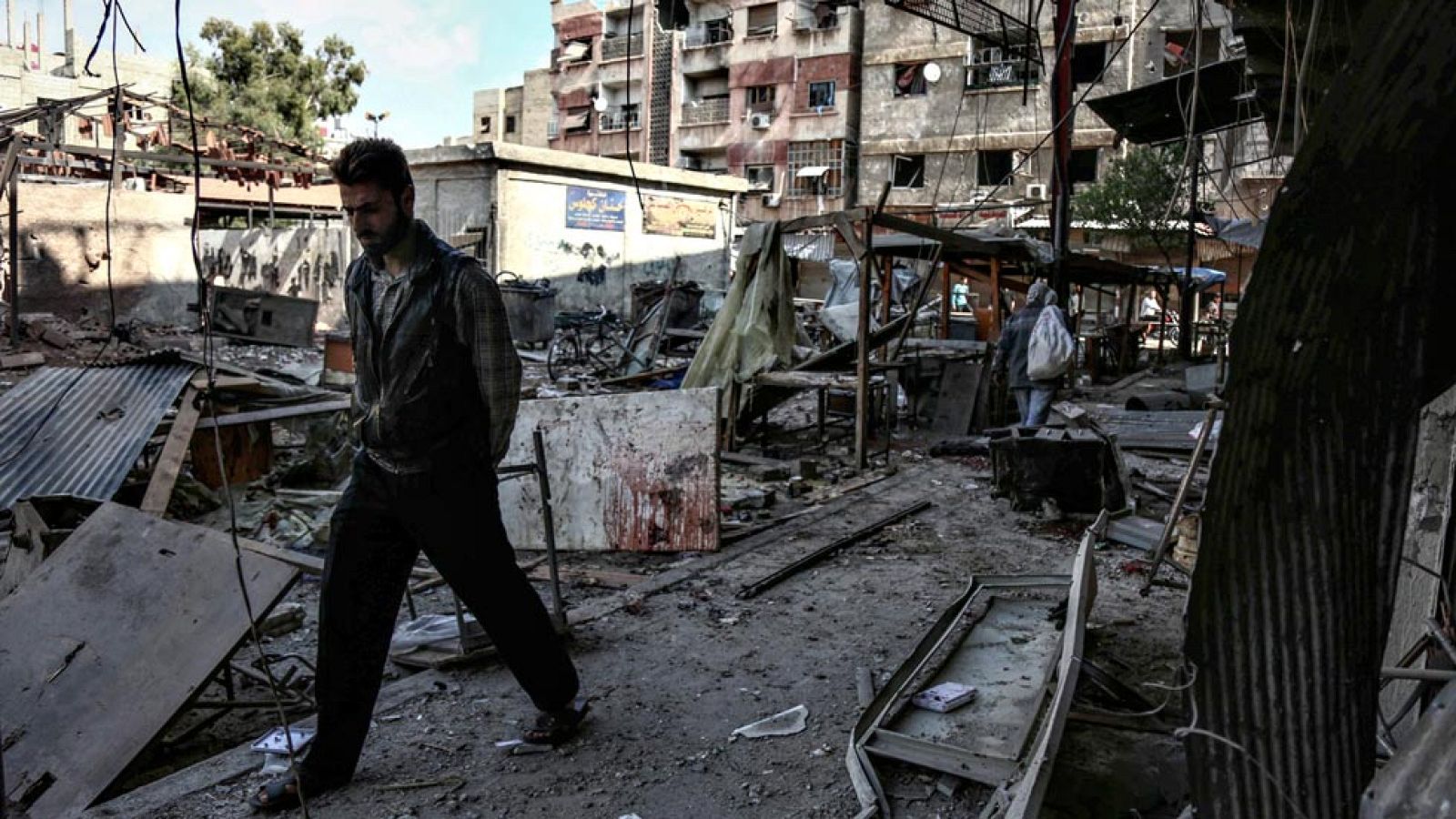 Al menos 40 muertos en un bombardeo en un mercado de Damasco